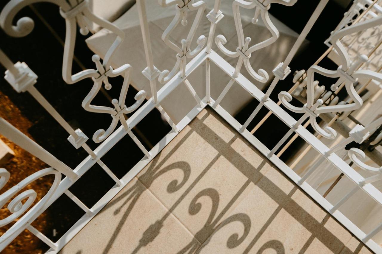 Townhouse17 Boutique Отель Виктория