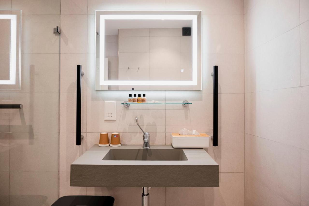 Отель Townhouse17 Boutique Виктория