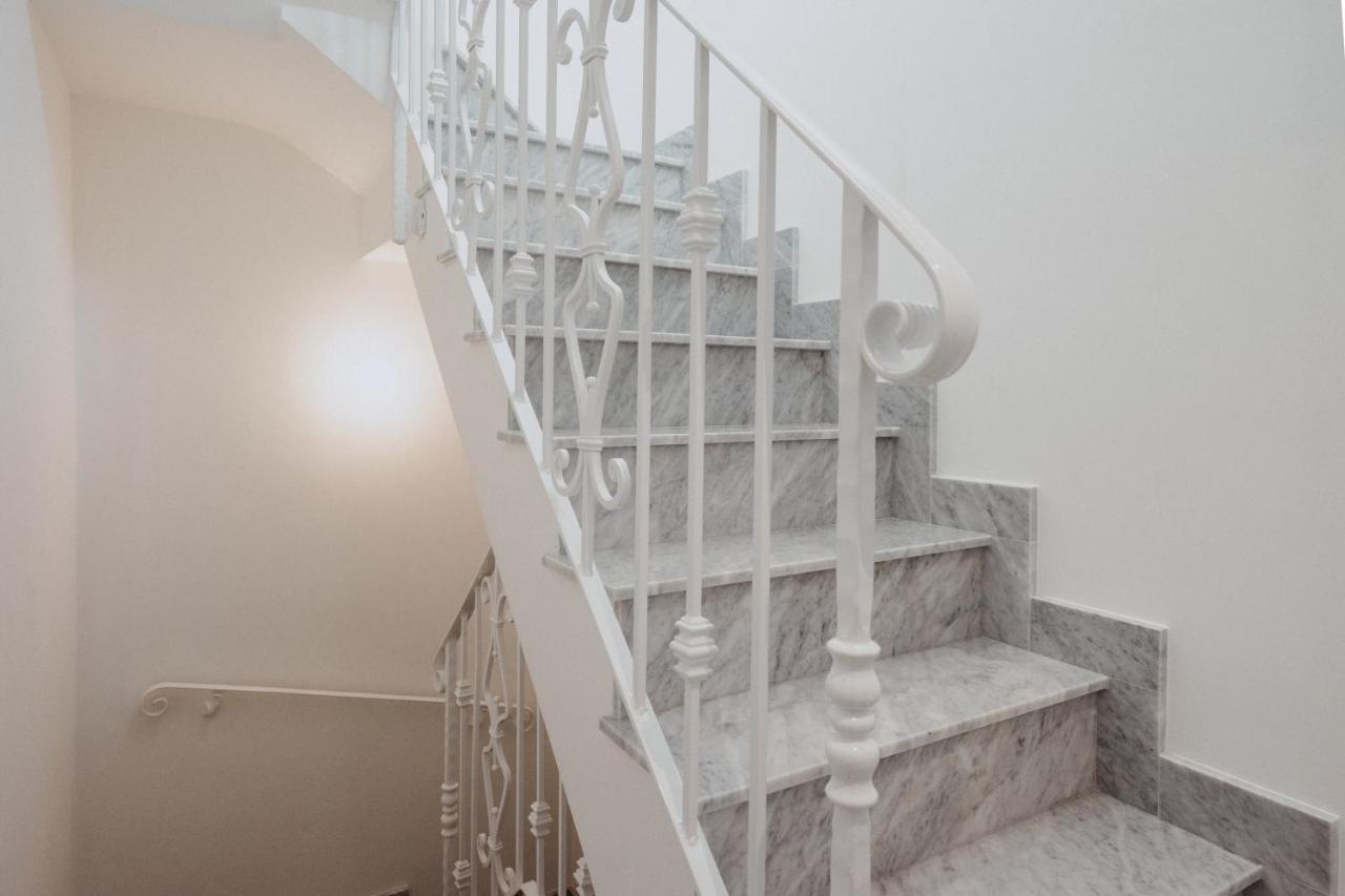 Townhouse17 Boutique Виктория